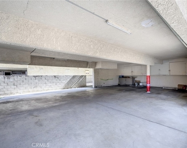 1364 E Garfield Avenue - Photo Thumbnail 16