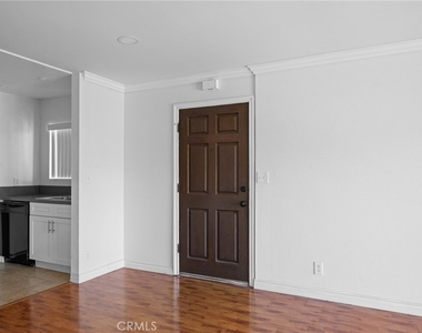 1364 E Garfield Avenue - Photo Thumbnail 2