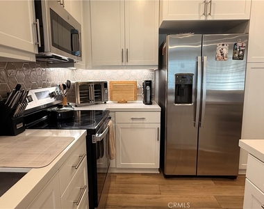 6123 Valentina Way - Photo Thumbnail 17