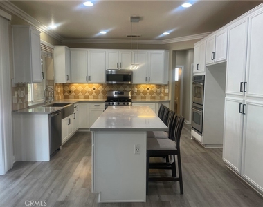 12247 Iron Stone Drive - Photo Thumbnail 7