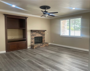 12247 Iron Stone Drive - Photo Thumbnail 14