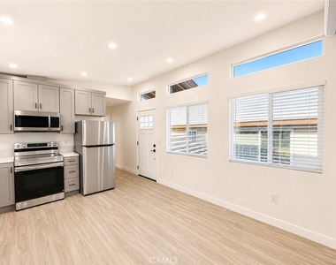 1744 Richard Street - Photo Thumbnail 2