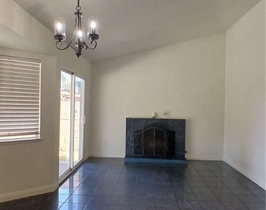1273 W Woodcrest - Photo Thumbnail 17