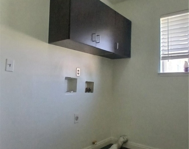 1273 W Woodcrest - Photo Thumbnail 14