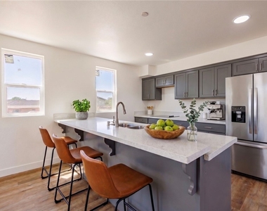 5327 Geer Street - Photo Thumbnail 3