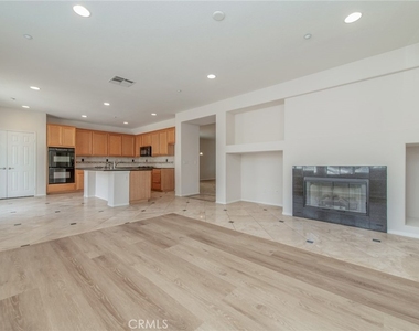 16432 Landmark - Photo Thumbnail 15