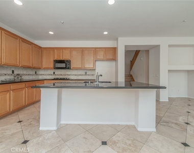 16432 Landmark - Photo Thumbnail 11
