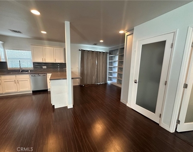 8801 Cattaraugus - Photo Thumbnail 5