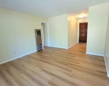 2120 Knox Ave - Photo Thumbnail 3