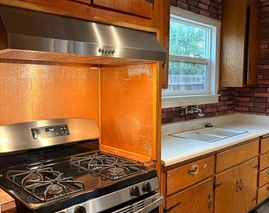 2120 Knox Ave - Photo Thumbnail 11