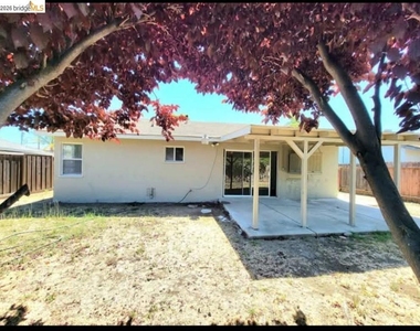 2120 Knox Ave - Photo Thumbnail 8