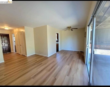 2120 Knox Ave - Photo Thumbnail 4