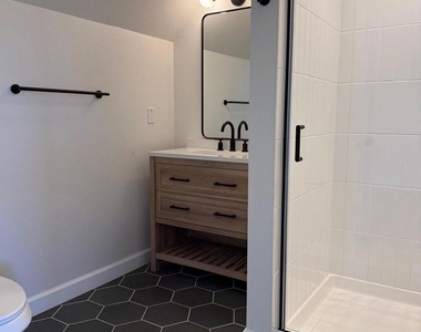101 Portola Way - Photo Thumbnail 9