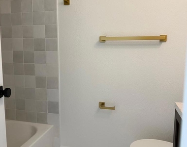 101 Portola Way - Photo Thumbnail 13