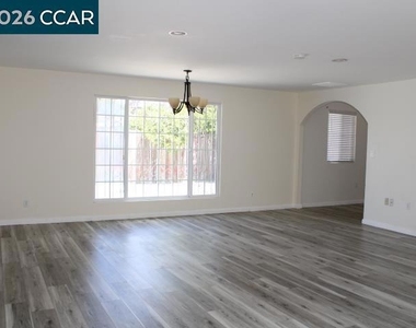2846 20th St - Photo Thumbnail 8