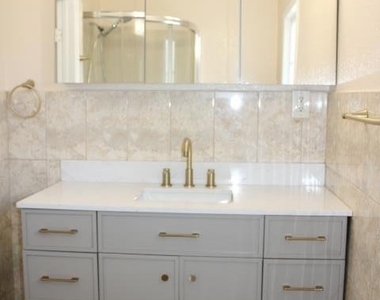 2846 20th St - Photo Thumbnail 15