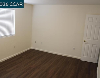 2846 20th St - Photo Thumbnail 11