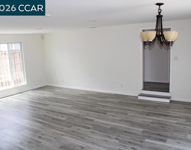 2846 20th St - Photo Thumbnail 7