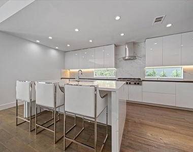 1455 S Castello Avenue - Photo Thumbnail 7