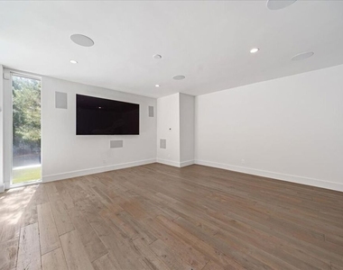 1455 S Castello Avenue - Photo Thumbnail 2