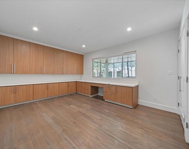 1455 S Castello Avenue - Photo Thumbnail 18