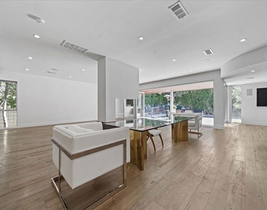 1455 S Castello Avenue - Photo Thumbnail 4