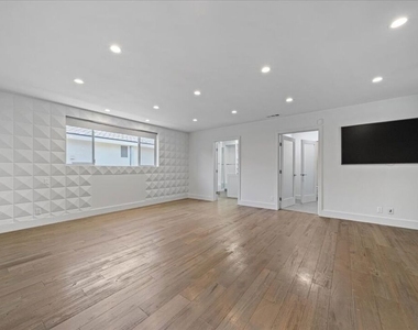 1455 S Castello Avenue - Photo Thumbnail 28