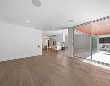 1455 S Castello Avenue - Photo Thumbnail 3