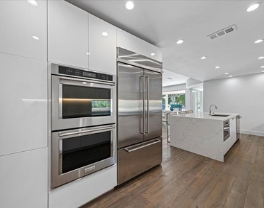 1455 S Castello Avenue - Photo Thumbnail 11