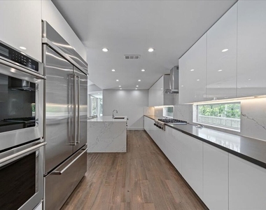 1455 S Castello Avenue - Photo Thumbnail 10