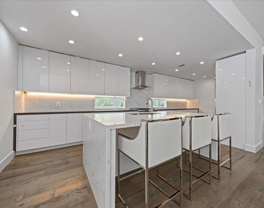 1455 S Castello Avenue - Photo Thumbnail 6