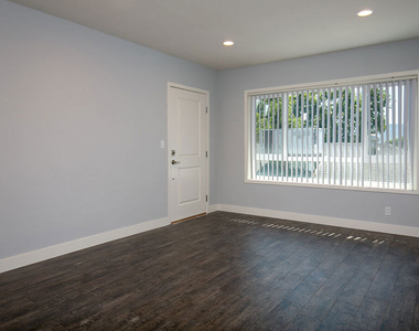 1136 Spazier Avenue - Photo Thumbnail 6