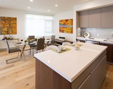 938 S Orange Grove Avenue - Photo Thumbnail 11