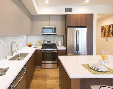 938 S Orange Grove Avenue - Photo Thumbnail 12