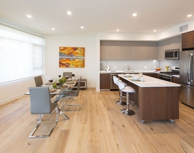 938 S Orange Grove Avenue - Photo Thumbnail 9