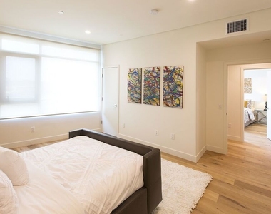 938 S Orange Grove Avenue - Photo Thumbnail 20