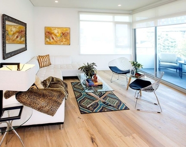 938 S Orange Grove Avenue - Photo Thumbnail 2