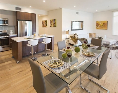 938 S Orange Grove Avenue - Photo Thumbnail 8