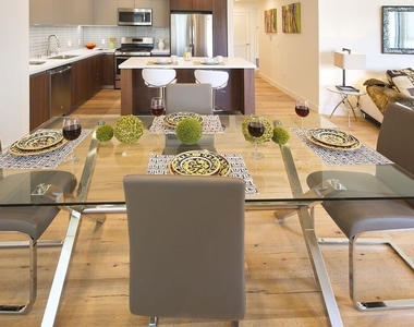 938 S Orange Grove Avenue - Photo Thumbnail 10