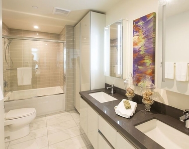 938 S Orange Grove Avenue - Photo Thumbnail 23