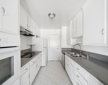 105 S Orlando Avenue - Photo Thumbnail 6