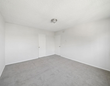 105 S Orlando Avenue - Photo Thumbnail 11