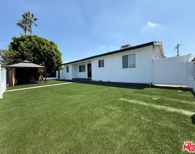 12308 Sheldon Street - Photo Thumbnail 15