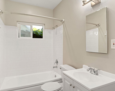 1232 N Mccadden Pl - Photo Thumbnail 3