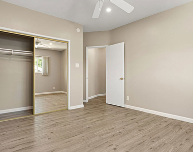 1232 N Mccadden Pl - Photo Thumbnail 7