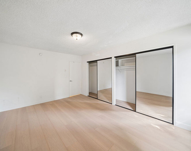 10980 Ohio Avenue - Photo Thumbnail 7