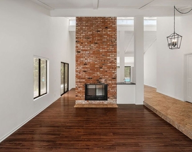 2952 Bottlebrush Drive - Photo Thumbnail 5