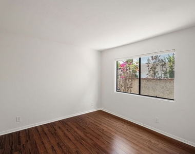 2952 Bottlebrush Drive - Photo Thumbnail 26