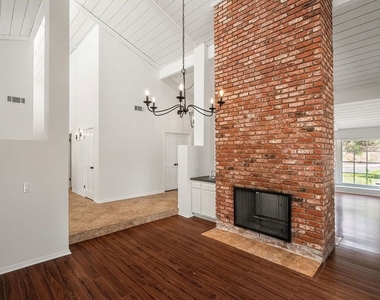 2952 Bottlebrush Drive - Photo Thumbnail 8