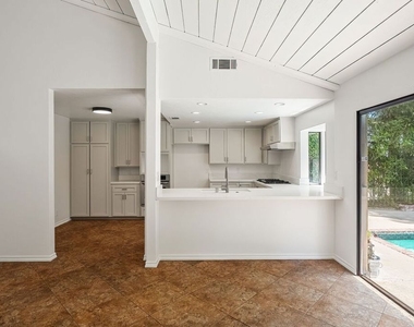 2952 Bottlebrush Drive - Photo Thumbnail 12